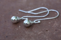 Earrings with hammered balls Ag 925/1000